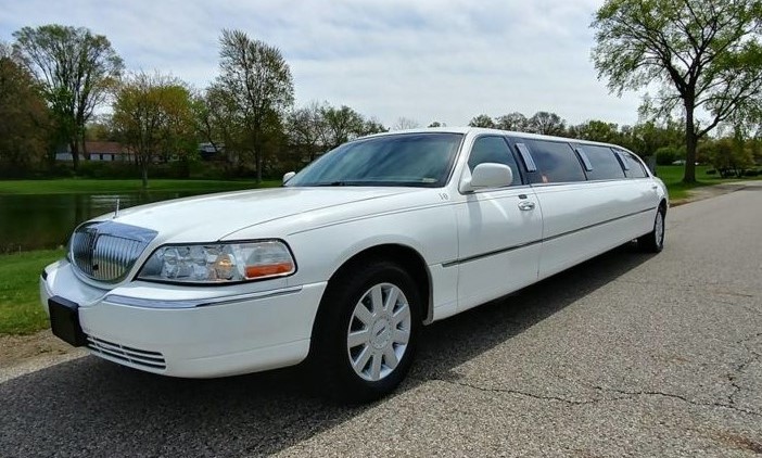 Lincoln TownCar exterior